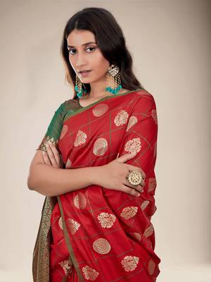 Red woven silk saree with blouse 4