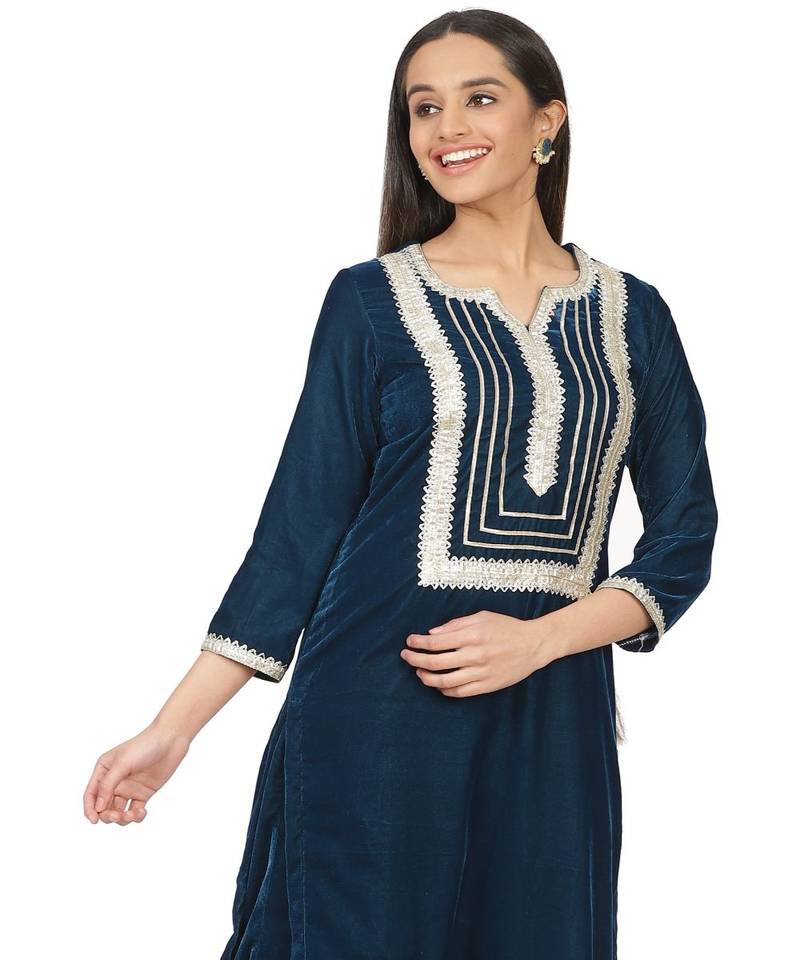 Turquoise Velvet Daffodil Straight Kurti with Straight Pants