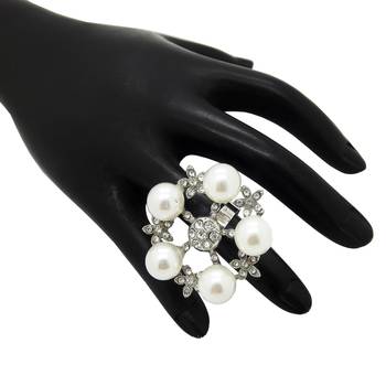 White pearl rings 3