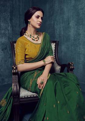 Green embroidered silk blend saree with blouse 3