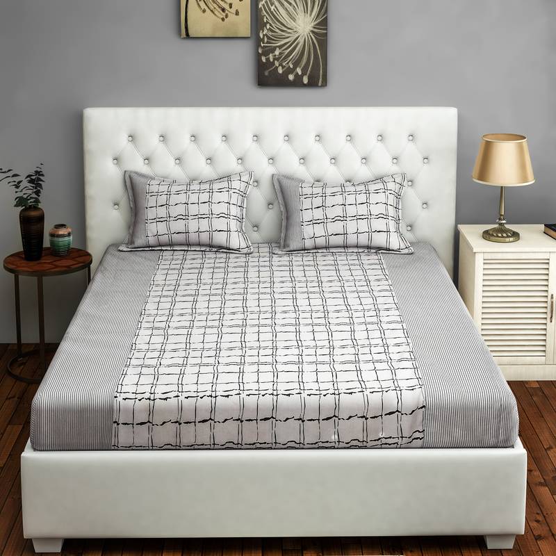 Swayam 200 TC Geometric Print Cotton Fitted Double Bed Sheet with 2 Pillow Cover   White  Black