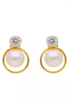 White pearl studs