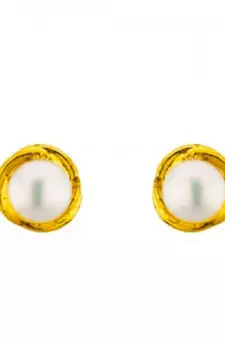 White pearl studs