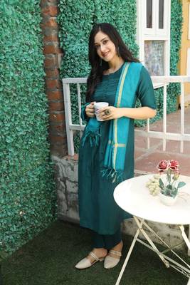 Bottle Green Solid Kurta With Pant And Chandheri Dupatta 4