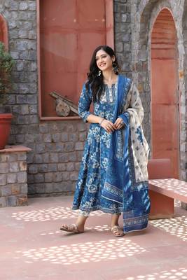 Indigo Floral Printed Kurta With Pant And Dupatta 1