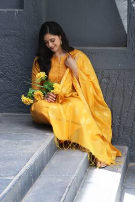 Mustard Solid Kurta With Pant And Chandheri Dupatta 4