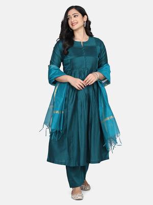 Bottle Green Solid Kurta With Pant And Chandheri Dupatta 5