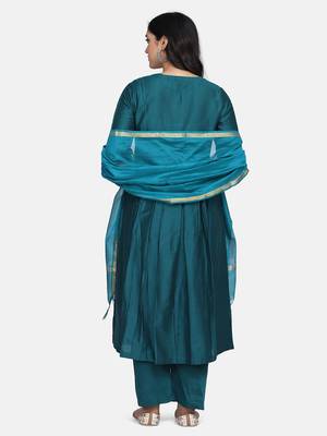 Bottle Green Solid Kurta With Pant And Chandheri Dupatta 7