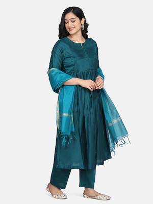 Bottle Green Solid Kurta With Pant And Chandheri Dupatta 9