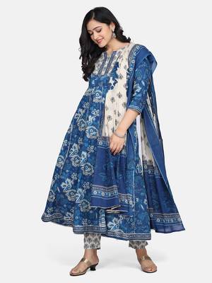 Indigo Floral Printed Kurta With Pant And Dupatta 7