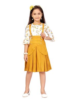 White plain blended cotton girls-top-bottom 1