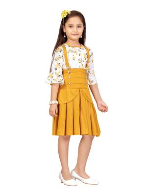 White plain blended cotton girls-top-bottom 2