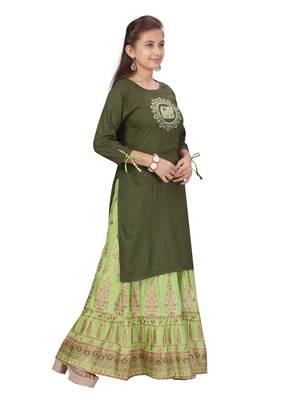 Green embroidered cotton girls-top-bottom 2
