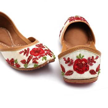 Purely Lush Embroidered Ethnic Red and White Floral Beautifully Designed Punjabi jutti for women 5