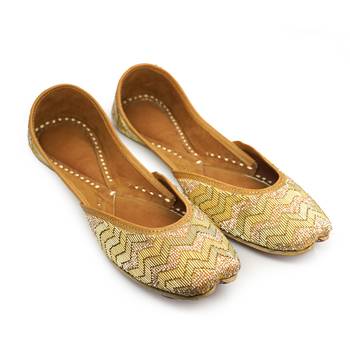 Purely Lush Royal Golden Embroidered Punjabi jutti for women 3