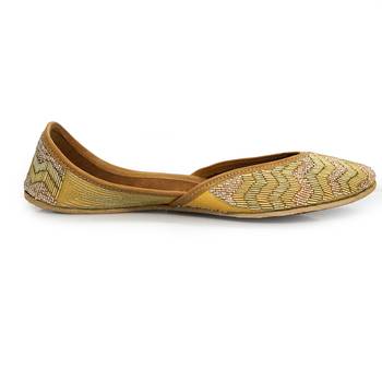 Purely Lush Royal Golden Embroidered Punjabi jutti for women 5