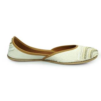 Purely Lush White Pearl Indulgence Embroidered Punjabi jutti for women 3