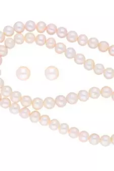 White pearl necklaces