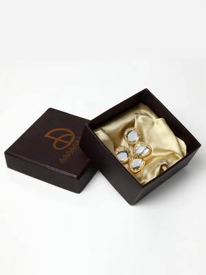Gold pearl earrings 4