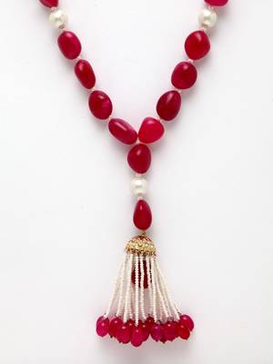 Red pearl necklaces 2