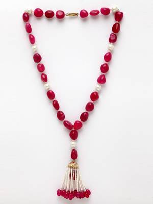 Red pearl necklaces 3