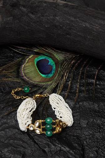 Green pearl bracelets