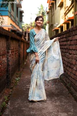 Off white woven organza saree with blouse 1