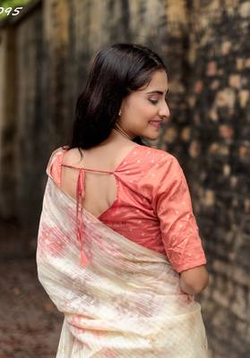 Cream woven organza saree with blouse 3