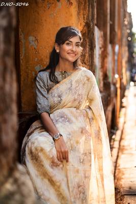 Cream woven organza saree with blouse 4