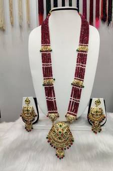 Maroon pearl necklace-sets
