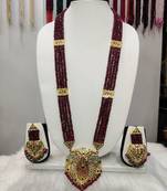 Maroon pearl necklace-sets