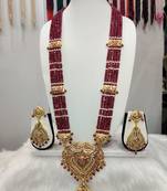 Maroon pearl necklace-sets