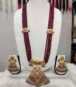 Maroon pearl necklace-sets