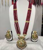 Maroon pearl necklace-sets