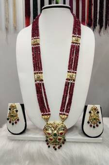 Maroon pearl necklace-sets