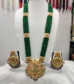 Green pearl necklace-sets