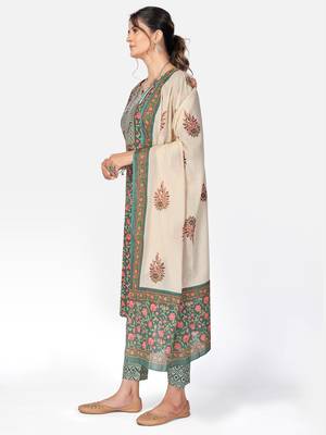 Women's Floral Print Straight Cotton Green Kurta With Pant & Dupatta 3
