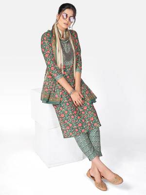 Women's Floral Print Straight Cotton Green Kurta With Pant & Dupatta 9