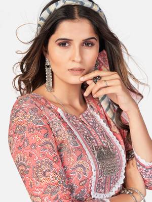 Women's Printed & lace Work Straight Cotton Pink Kurta With Pant & Dupatta 5
