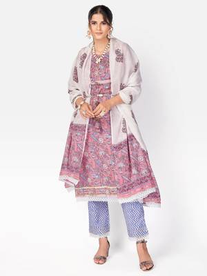 Women's Printed & Gota Patti Straight Cotton Pink Kurta With Pant & Dupatta 8