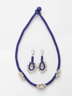Blue pearl necklaces 3