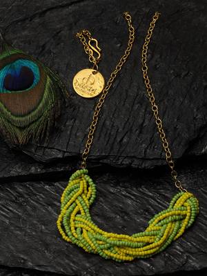Green pearl necklaces 1