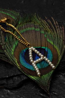 White pearl bracelets 1
