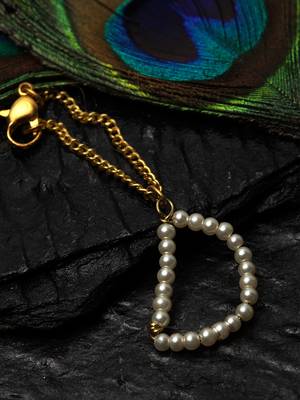 White pearl bracelets 1