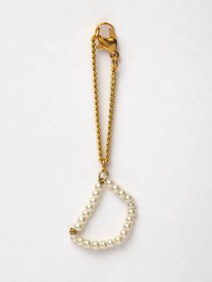 White pearl bracelets 2