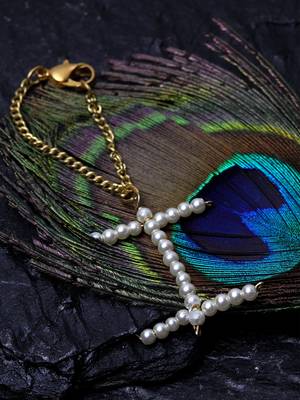 White pearl bracelets 1