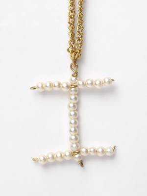 White pearl bracelets 2