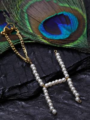 White pearl bracelets 1