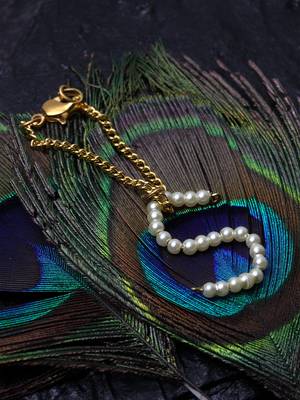 White pearl bracelets 1