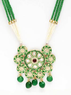 Green pearl necklaces 2